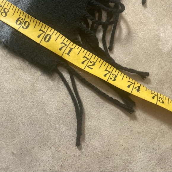 Fendi fringe scare unisex rectangle - Picture 5 of 6